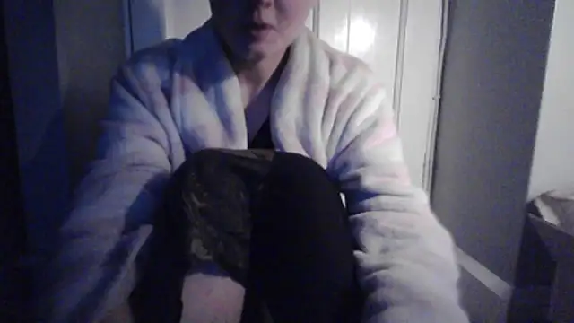 Snapshot of Amy01112 chatting on 17, 12, 2025 Amy01112 online show from 17, 12, 2025