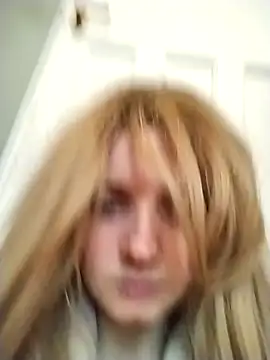 Snapshot of Amy01112 chatting on 22, 12, 2025 Amy01112 online show from 22, 12, 2025