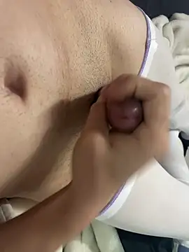 Snapshot of heterocurioso2004 chatting on 2, 12, 2025 heterocurioso2004 online show from 2, 12, 2025