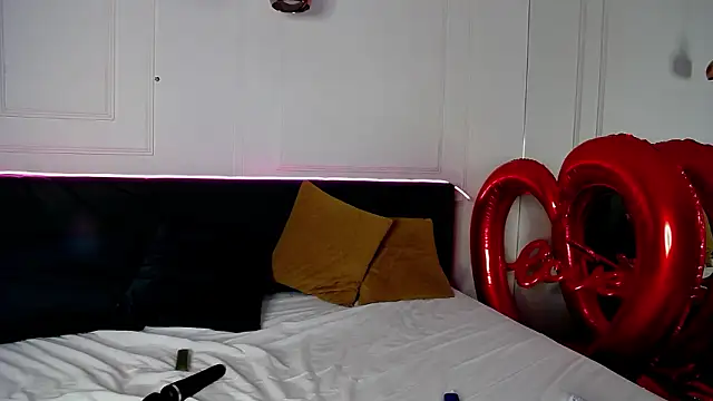 Snapshot of RavenFoxxy chatting on 22, 2, 2026 RavenFoxxy online show from 22, 2, 2026