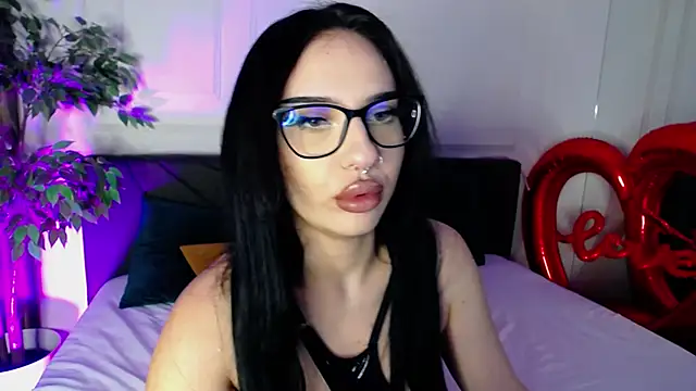 Snapshot of RavenFoxxy chatting on 4, 3, 2026 RavenFoxxy online show from 4, 3, 2026