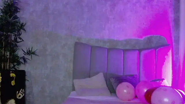 LucyRayy online show from 18, 2, 2026