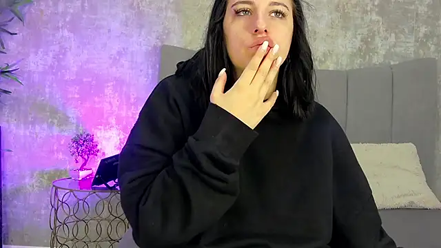 LucyRayy online show from 21, 3, 2026