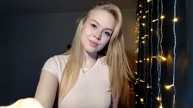 Snapshot of LunaPeony chatting on 19, 1, 2026 LunaPeony online show from 19, 1, 2026