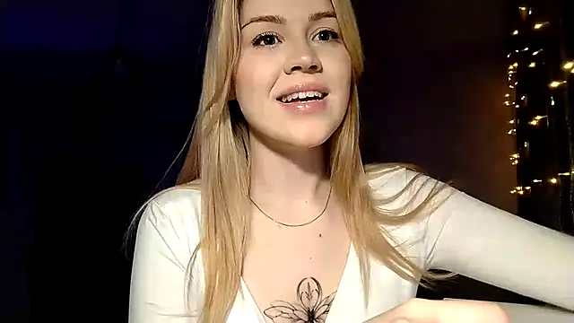 Snapshot of LunaPeony chatting on 12, 3, 2026 LunaPeony online show from 12, 3, 2026