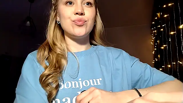 Snapshot of LunaPeony chatting on 21, 3, 2026 LunaPeony online show from 21, 3, 2026