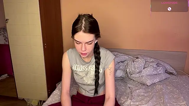 Snapshot of ElliRusk chatting on 5, 3, 2026 ElliRusk online show from 5, 3, 2026