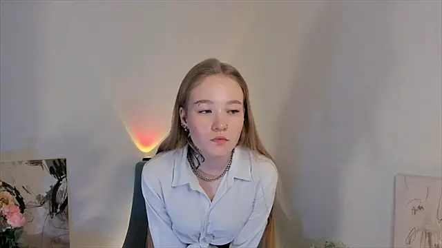 Snapshot of MaireLanda chatting on 18, 12, 2025 MaireLanda online show from 18, 12, 2025