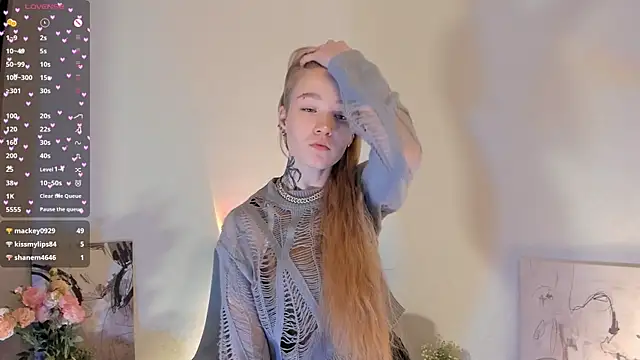 Snapshot of MaireLanda chatting on 21, 12, 2025 MaireLanda online show from 21, 12, 2025