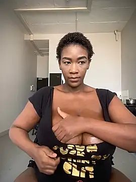 GiantClithpee online show from 28, 2, 2025