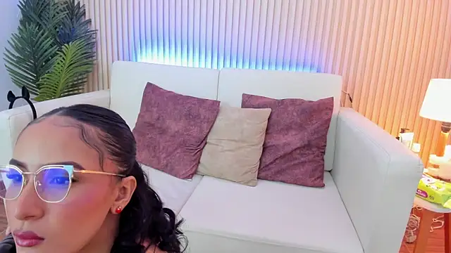 Snapshot of Samantha_luv_ chatting on 16, 12, 2025 Samantha luv online show from 16, 12, 2025