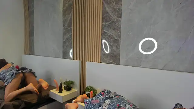 Snapshot of MissSavage_ chatting on 16, 12, 2025 MissSavage online show from 16, 12, 2025