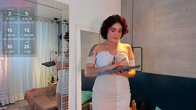 Snapshot of MissSavage_ chatting on 18, 12, 2025 MissSavage online show from 18, 12, 2025