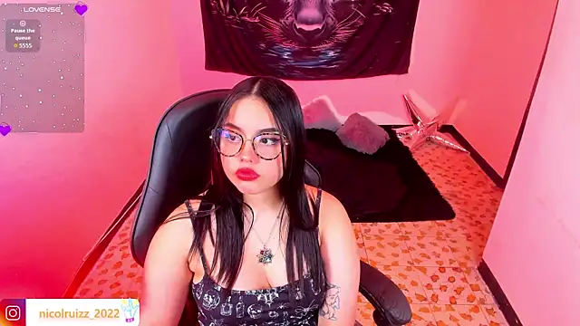 Nicolle Ruizz online show from 2, 8, 2026