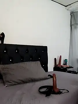 Snapshot of nyloncouple777 chatting on 31, 1, 2026 nyloncouple777 online show from 31, 1, 2026