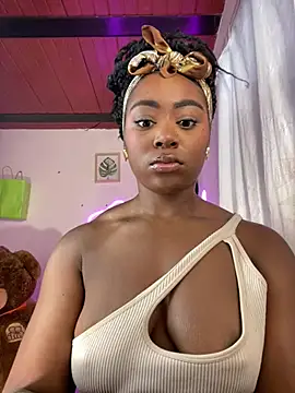 Snapshot of Cynthia_es chatting on 24, 2, 2026 Cynthia es online show from 24, 2, 2026