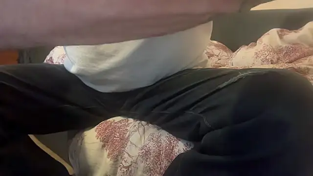 Snapshot of CBT-Sounding chatting on 18, 12, 2025 CBT-Sounding online show from 18, 12, 2025