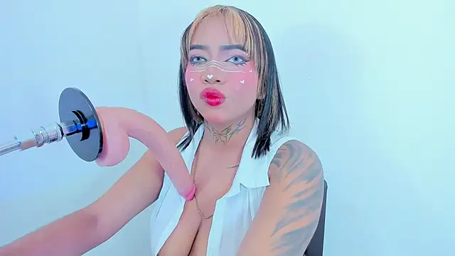 Snapshot of leticia_lynn1 chatting on 20, 12, 2025 leticia lynn1 online show from 20, 12, 2025