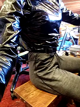 laaralatexxa BDSM online show from 7, 8, 2026