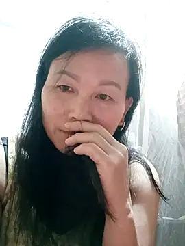 Snapshot of Lili-123k chatting on 4, 12, 2025 Lili-123k online show from 4, 12, 2025