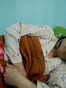 Snapshot of Lili-123k chatting on 15, 12, 2025 Lili-123k online show from 15, 12, 2025