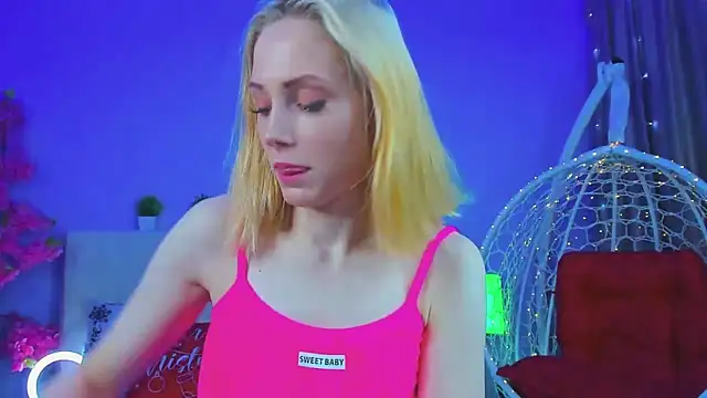 Snapshot of Gina_Gina_love chatting on 6, 2, 2026 Gina Gina love online show from 6, 2, 2026