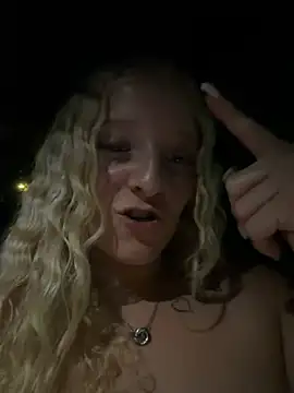 Snapshot of Sophie_cute06 chatting on 22, 7, 2026 Sophie cute06 online show from 22, 7, 2026
