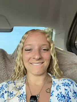Snapshot of Sophie_cute06 chatting on 6, 8, 2026 Sophie cute06 online show from 6, 8, 2026