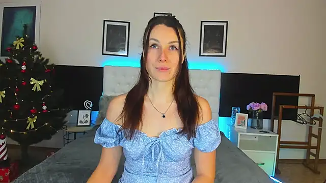 Snapshot of KiraNeeww chatting on 8, 1, 2026 KiraNeeww online show from 8, 1, 2026