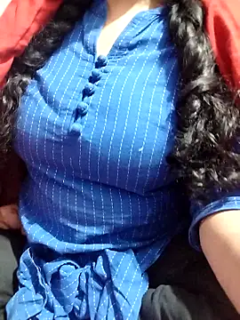 Snapshot of hottyrose69 chatting on 1, 2, 2026 hottyrose69 online show from 1, 2, 2026