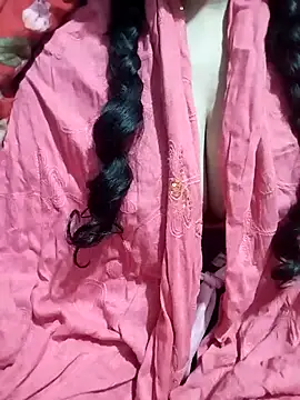 Snapshot of hottyrose69 chatting on 5, 2, 2026 hottyrose69 online show from 5, 2, 2026