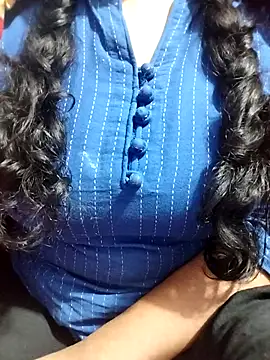 Snapshot of hottyrose69 chatting on 9, 2, 2026 hottyrose69 online show from 9, 2, 2026