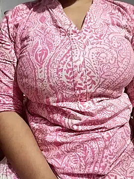 Snapshot of hottyrose69 chatting on 12, 2, 2026 hottyrose69 online show from 12, 2, 2026