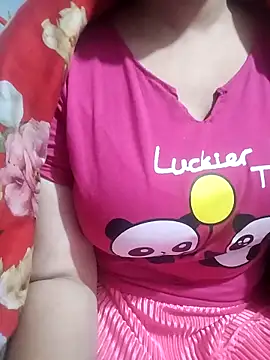 Snapshot of hottyrose69 chatting on 18, 2, 2026 hottyrose69 online show from 18, 2, 2026