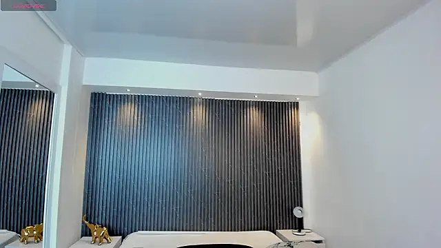 TiffanyHoustton online show from 11, 2, 2026