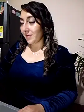 Valeria montana  online show from 18, 12, 2025