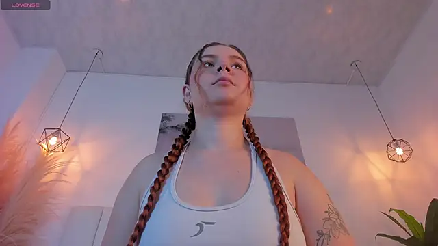 Snapshot of Melodyblacke chatting on 14, 4, 2026 Melodyblacke online show from 14, 4, 2026