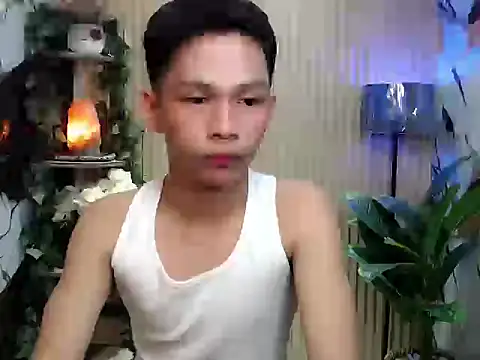 Snapshot of TheBoyAboveYou chatting on 4, 12, 2025 TheBoyAboveYou online show from 4, 12, 2025