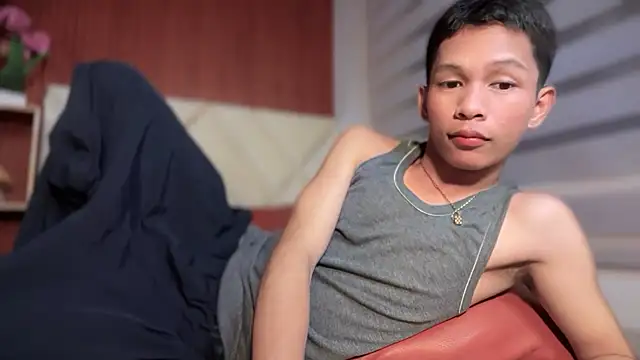 Snapshot of TheBoyAboveYou chatting on 6, 1, 2026 TheBoyAboveYou online show from 6, 1, 2026