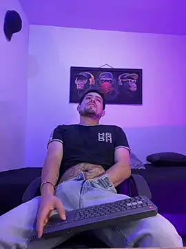 williamsmiiths16 online show from 23, 6, 2026