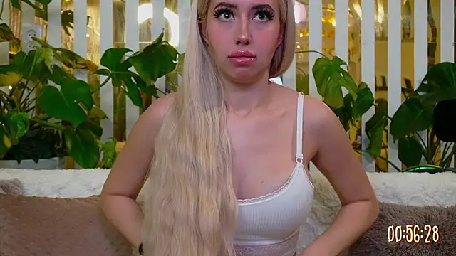 Snapshot of FlowweerGirl chatting on 5, 3, 2026 FlowweerGirl online show from 5, 3, 2026