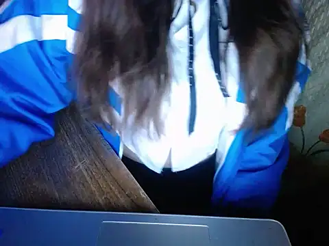 Snapshot of maian_love chatting on 18, 3, 2026 maian love online show from 18, 3, 2026