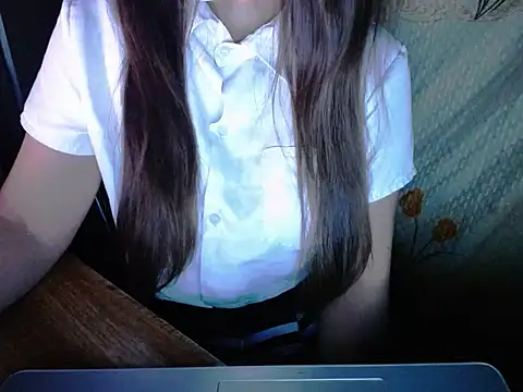 Snapshot of maian_love chatting on 16, 7, 2026 maian love online show from 16, 7, 2026