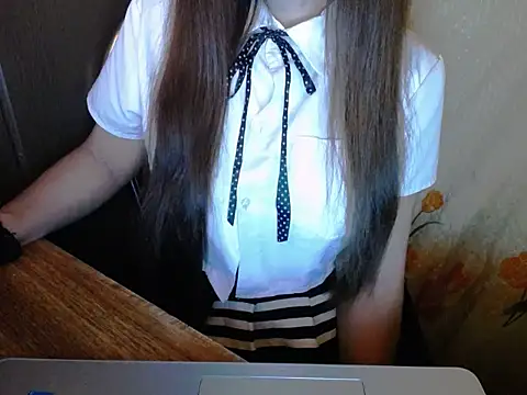 Snapshot of maian_love chatting on 4, 8, 2026 maian love online show from 4, 8, 2026