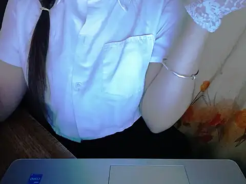 Snapshot of maian_love chatting on 6, 8, 2026 maian love online show from 6, 8, 2026