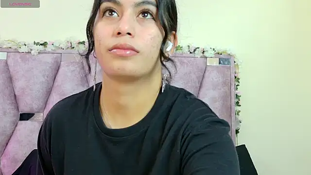 Snapshot of iris_and_damian chatting on 13, 1, 2026 iris and damian online show from 13, 1, 2026