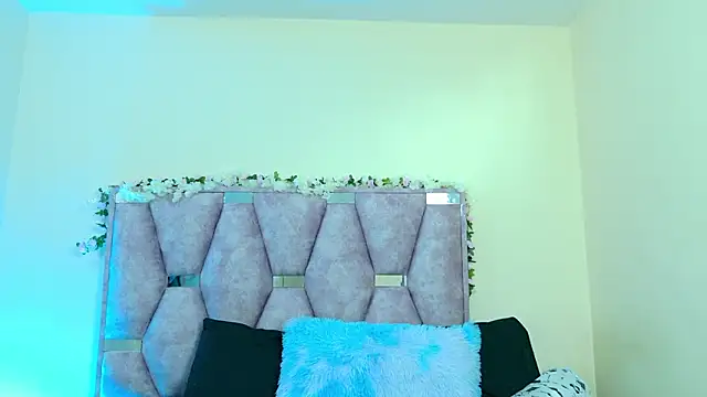 Snapshot of iris_and_damian chatting on 1, 2, 2026 iris and damian online show from 1, 2, 2026