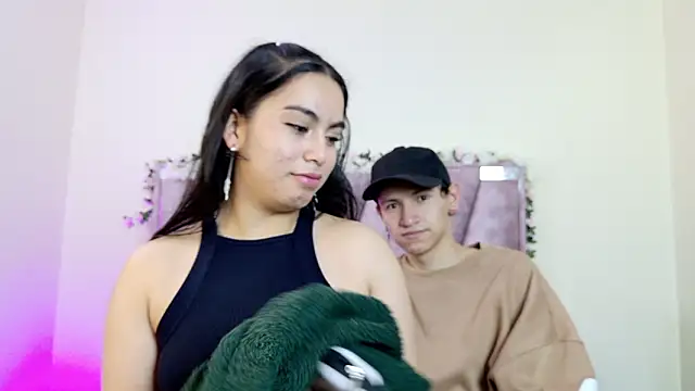 Snapshot of iris_and_damian chatting on 24, 2, 2026 iris and damian online show from 24, 2, 2026