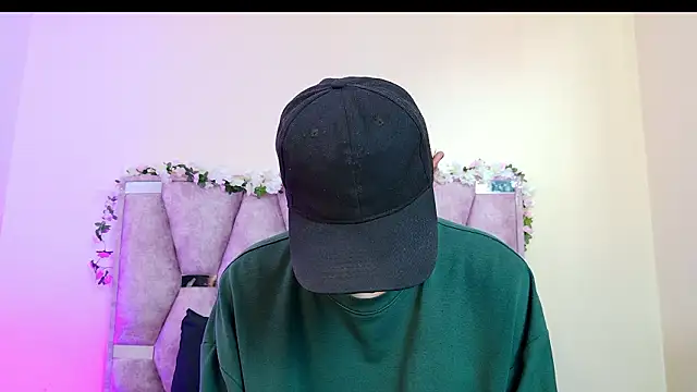 Snapshot of iris_and_damian chatting on 6, 3, 2026 iris and damian online show from 6, 3, 2026