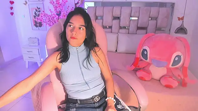 isabella castillo  online show from 12, 3, 2026